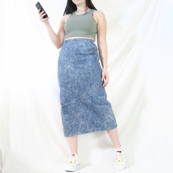 Vintage Acid Wash Midi Skirt - Picture 2 of 4